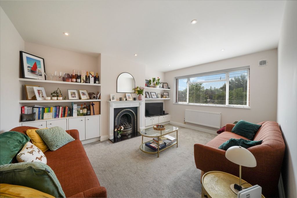 Property photo 2 of 15 5135052