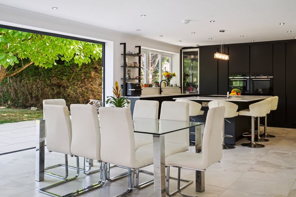 Property photo 3 of 27 Kitchen/Diner