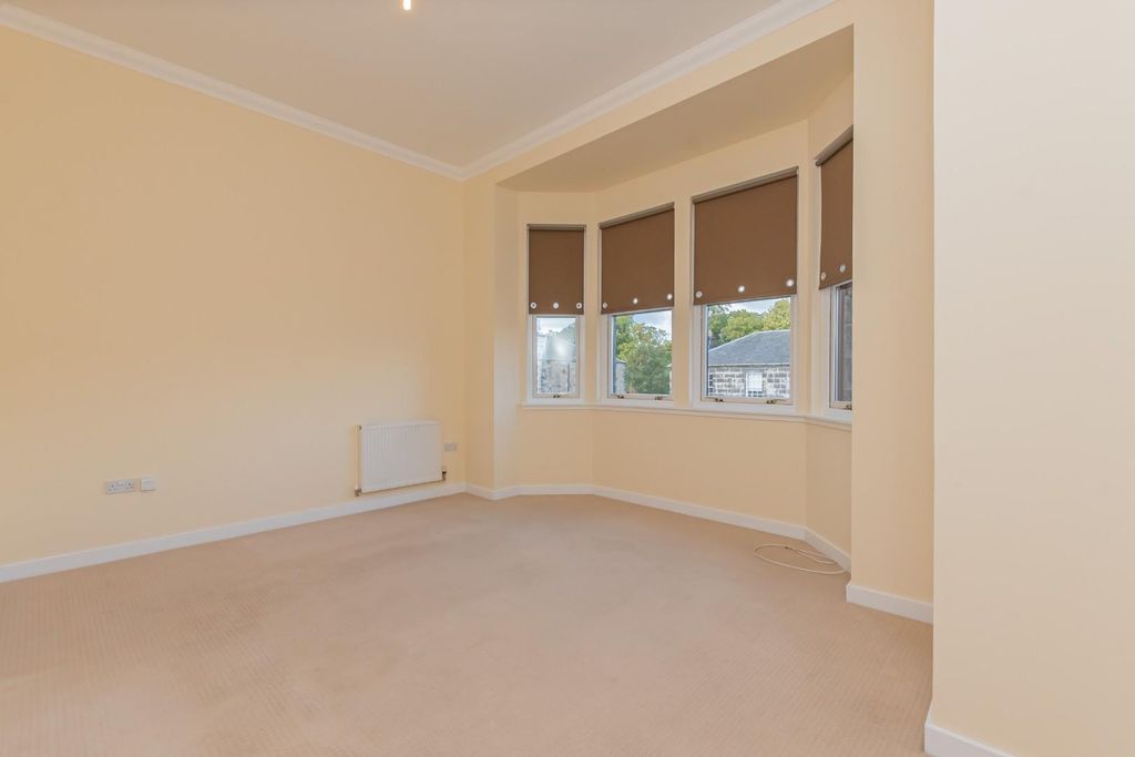 Property photo 2 of 11 Lounge.Jpg