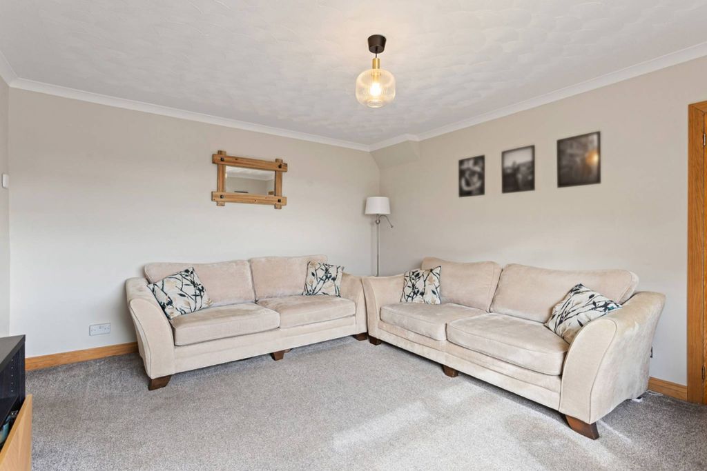 Property photo 3 of 30