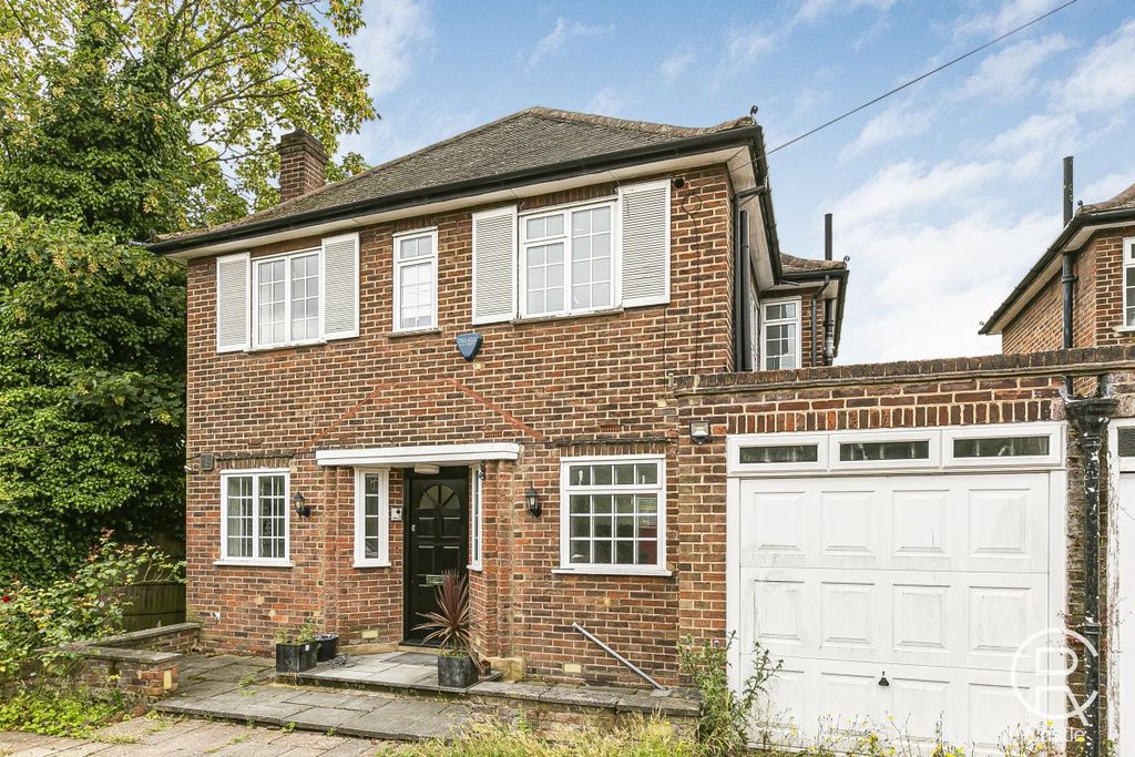 Property photo 2 of 24