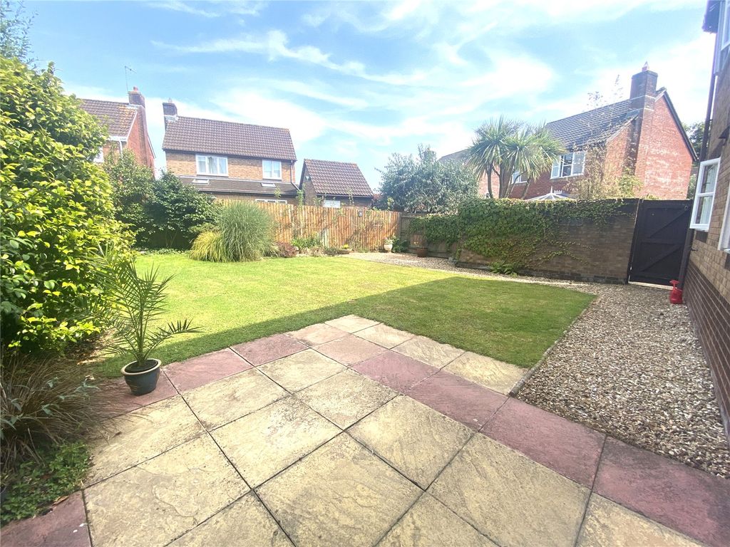 Property photo 3 of 16 Garden