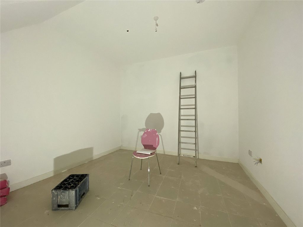 Property photo 3 of 3 Picture No. 09