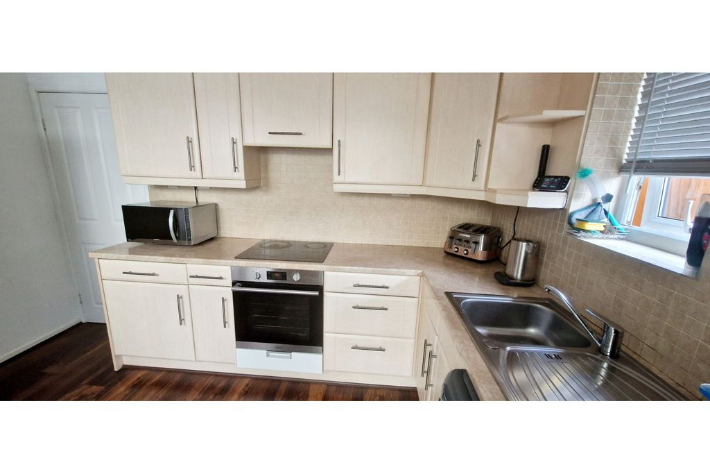 Property photo 2 of 12