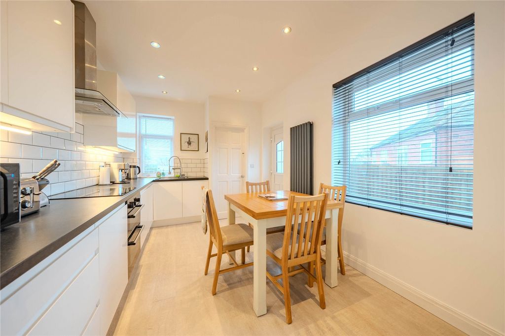 Property photo 3 of 22 Picture No. 02