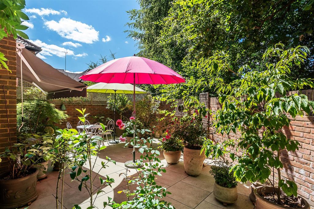 Property photo 2 of 21 47-Beechwood-Park-28.Jpg