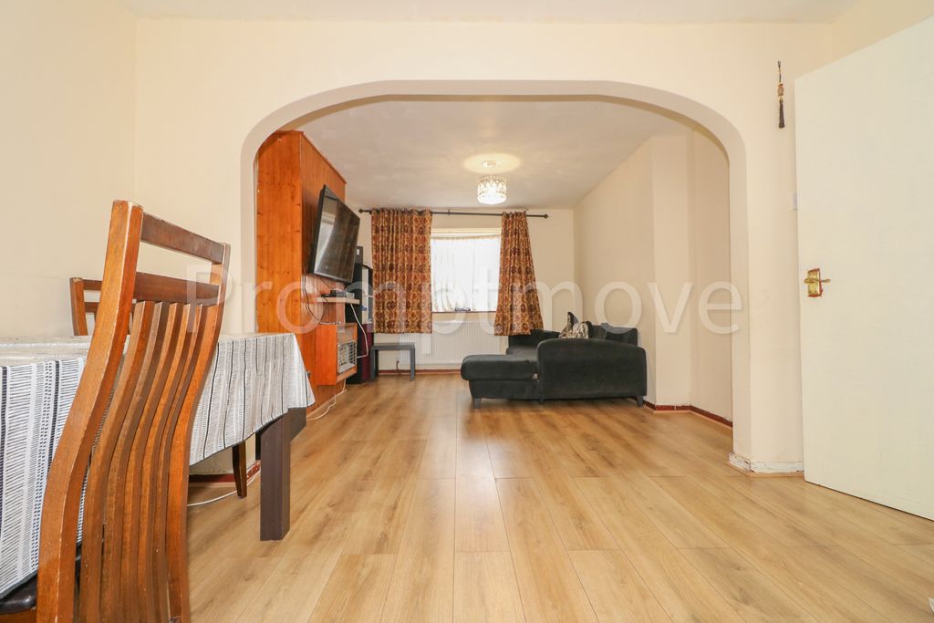 Property photo 2 of 11 Na