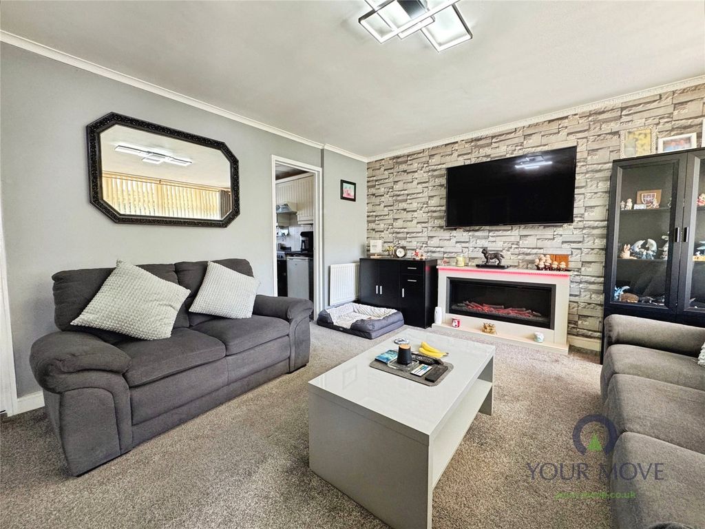 Property photo 2 of 15 Lounge