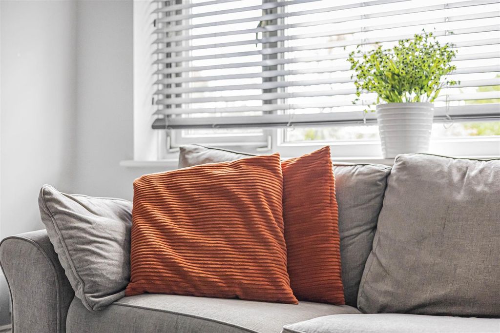 Property photo 2 of 11 2_65108.Jpg