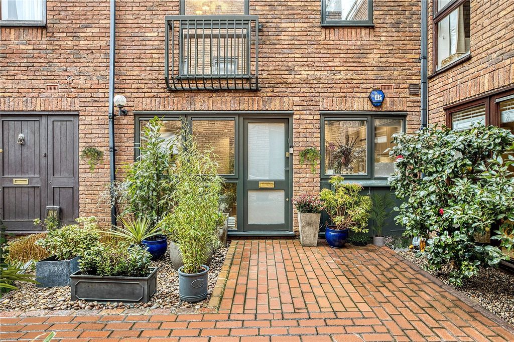 Property photo 2 of 21 Picture No. 01