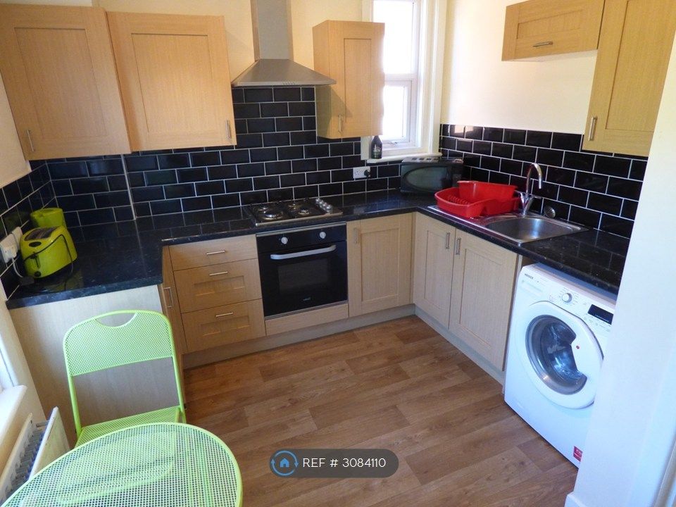 Property photo 3 of 13 Contemporary Kitchen