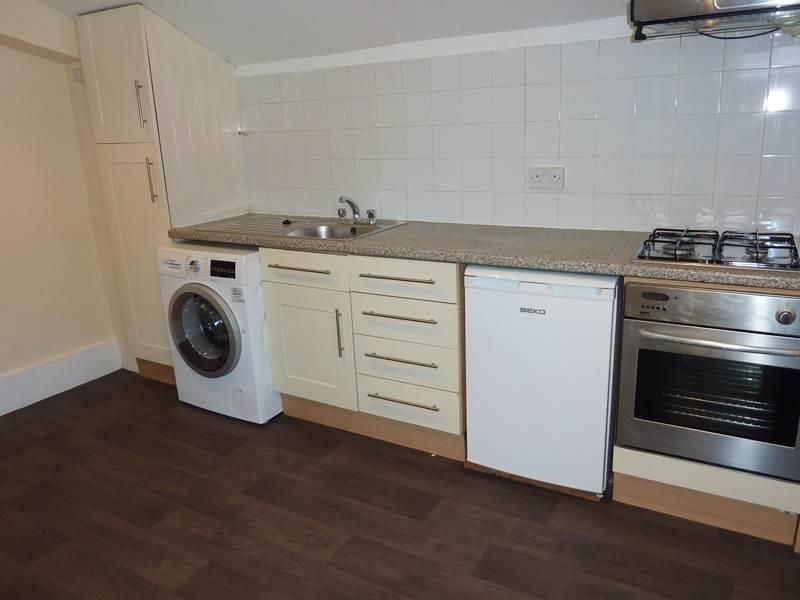 Property photo 2 of 9 Kitchen x 3.Jpg