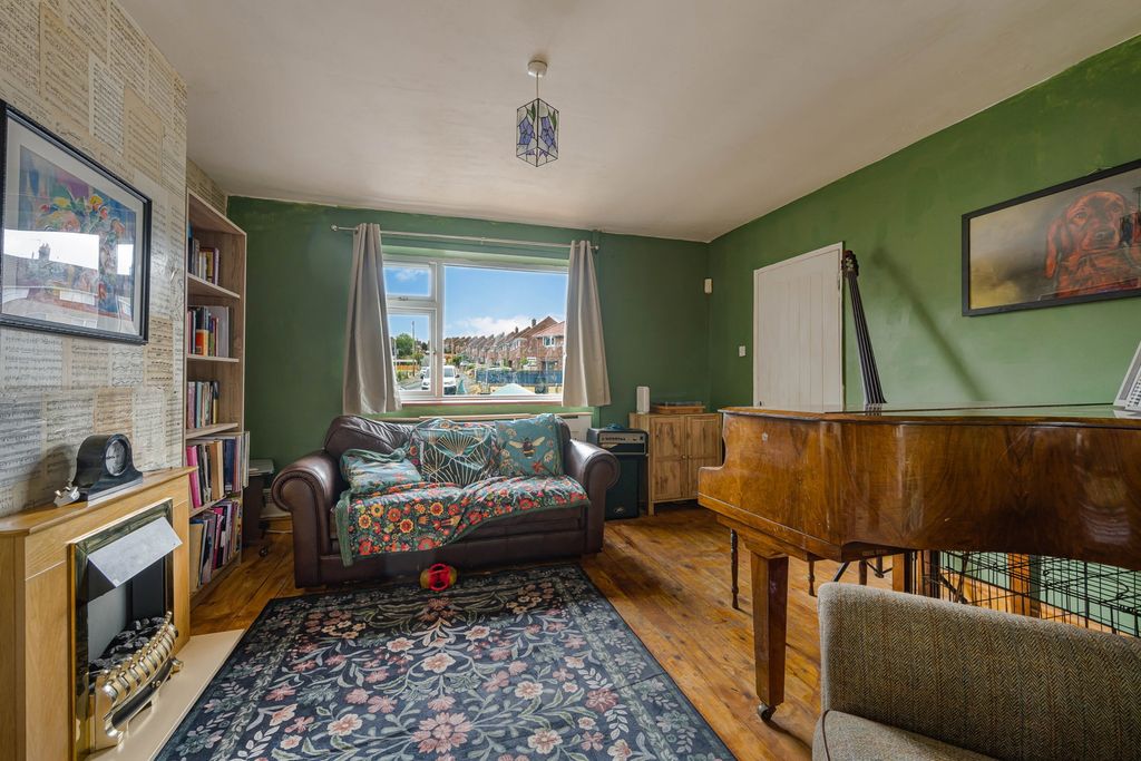 Property photo 3 of 18