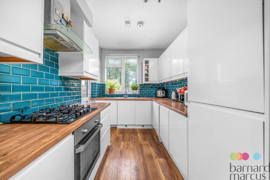 Property photo 2 of 23