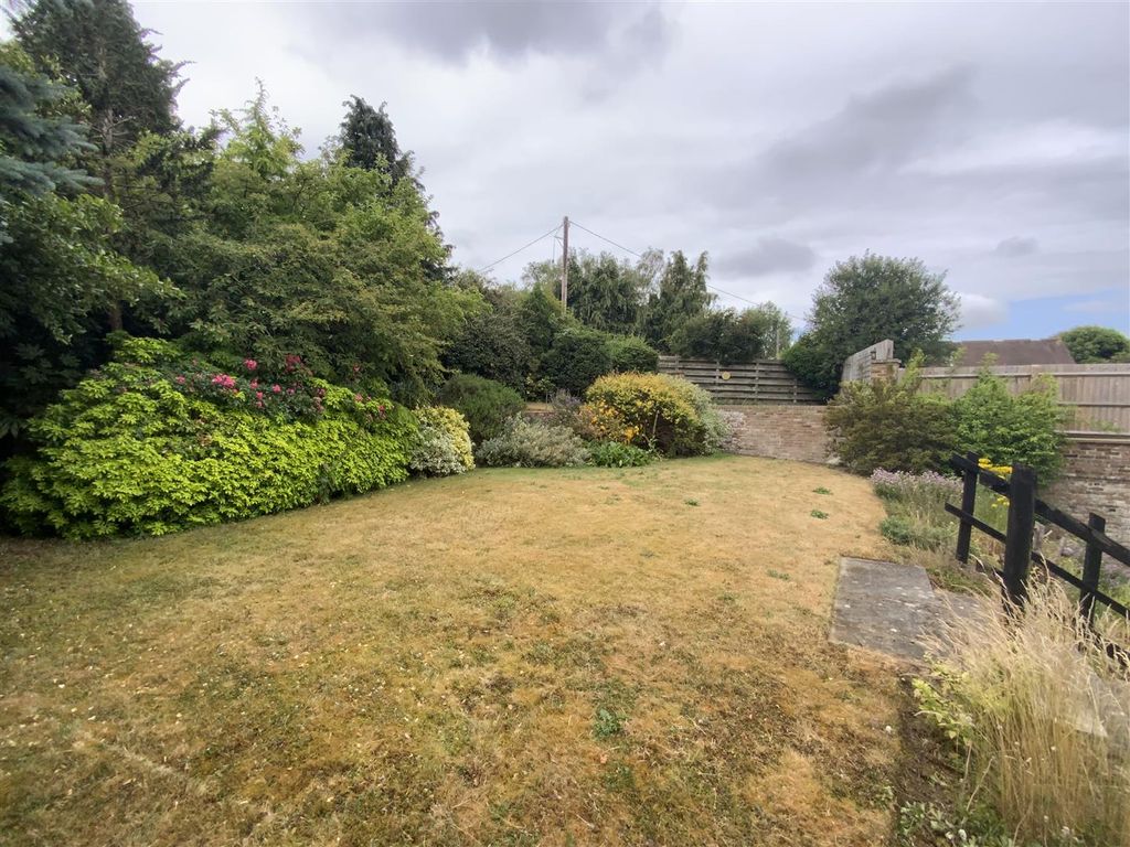 Property photo 2 of 25