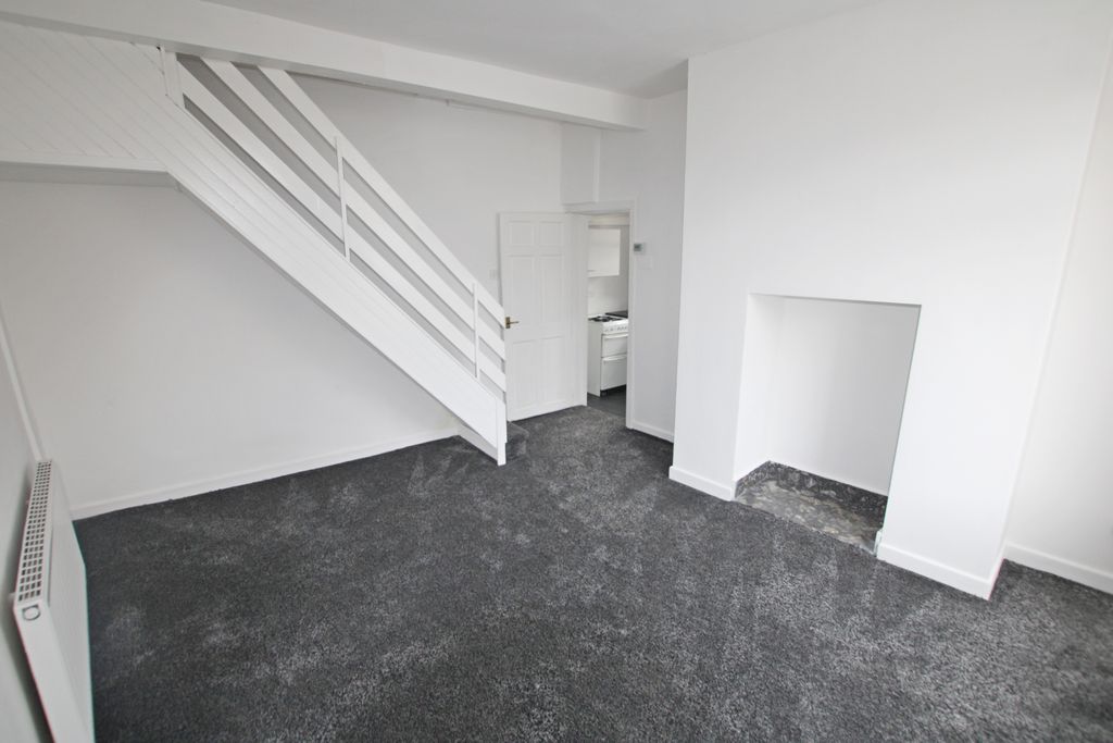 Property photo 2 of 8 2
