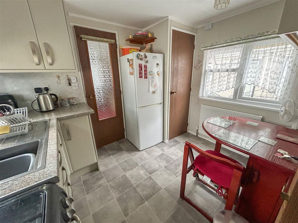 Property photo 3 of 13 Kitchen