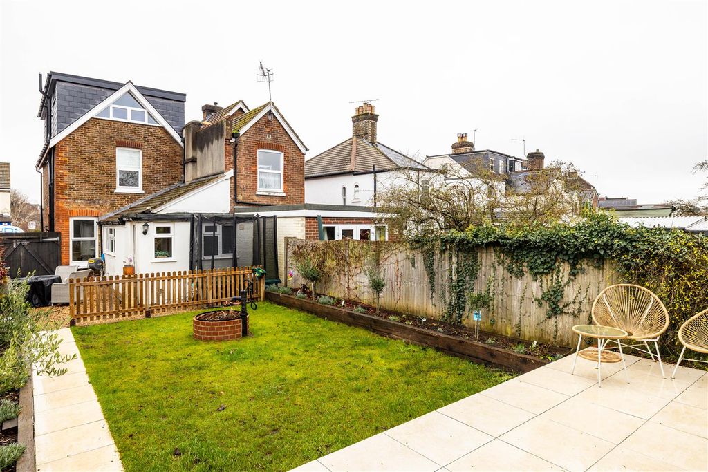 Property photo 3 of 27