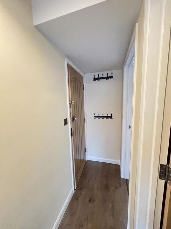 Property photo 3 of 14 Hallway