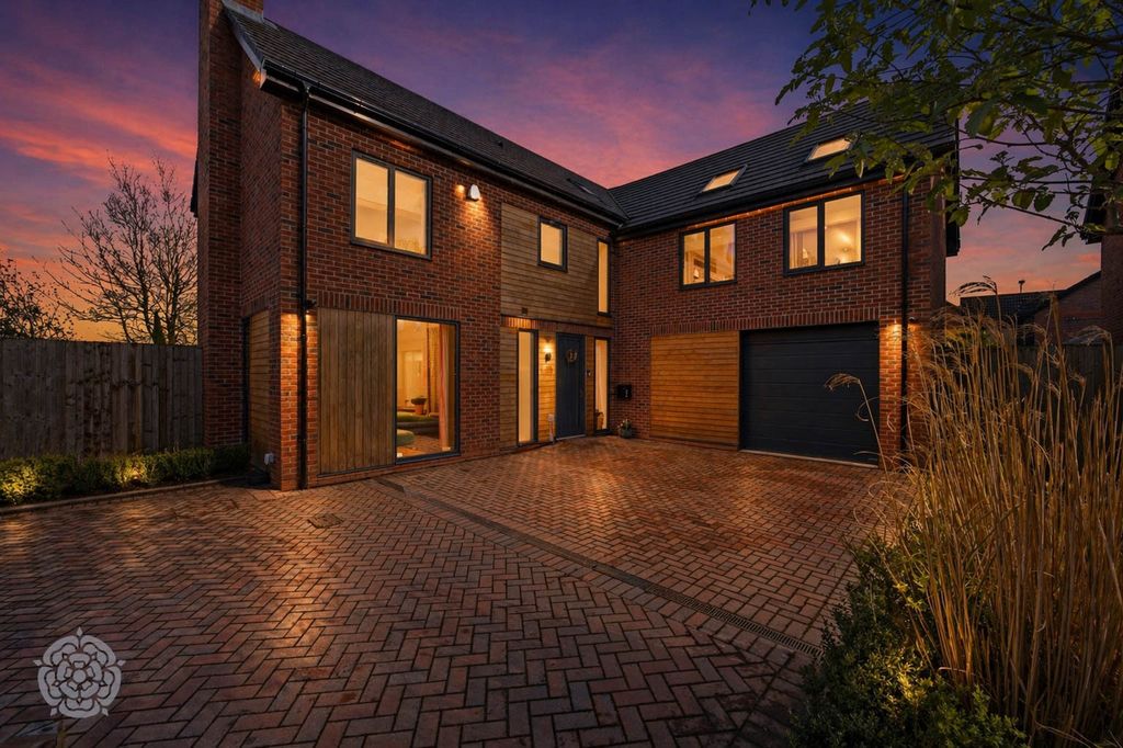 Property photo 3 of 63 Picture No. 42