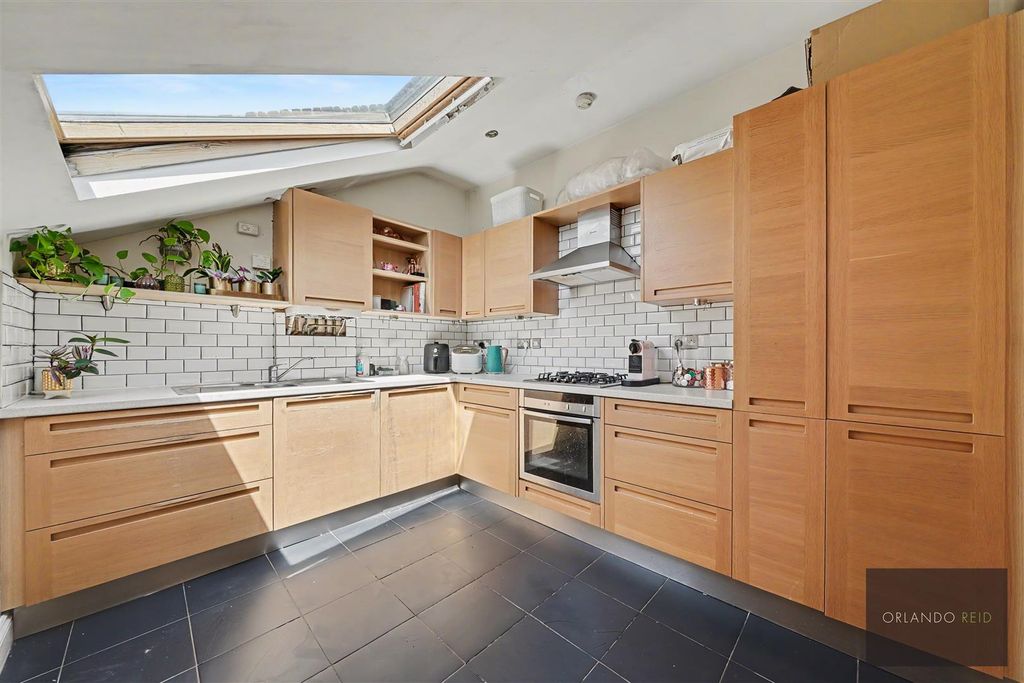 Property photo 2 of 6