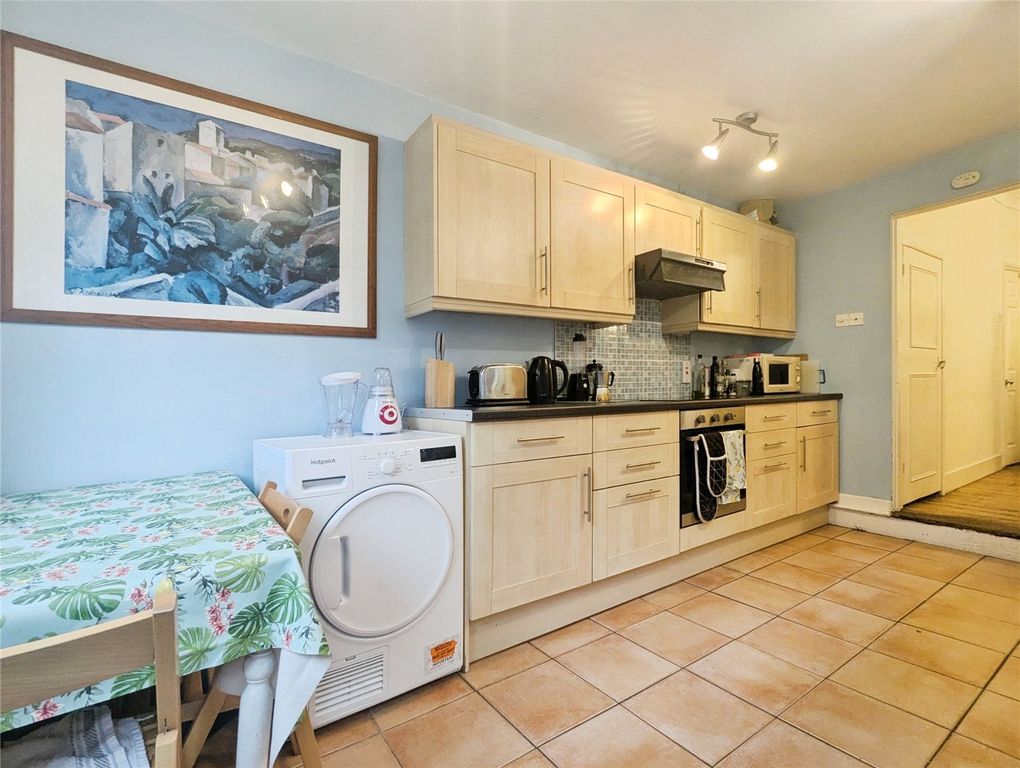 Property photo 3 of 16 Picture No. 02