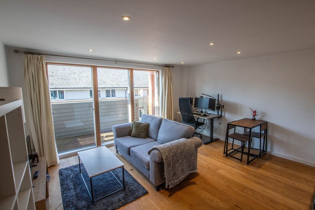 Property photo 3 of 9