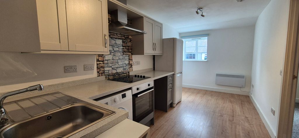 Property photo 1 of 3 Kitchen