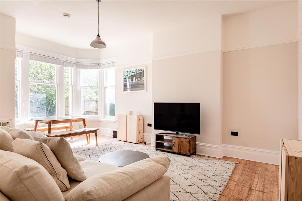 Property photo 2 of 9 Spencer Road-4.Jpg