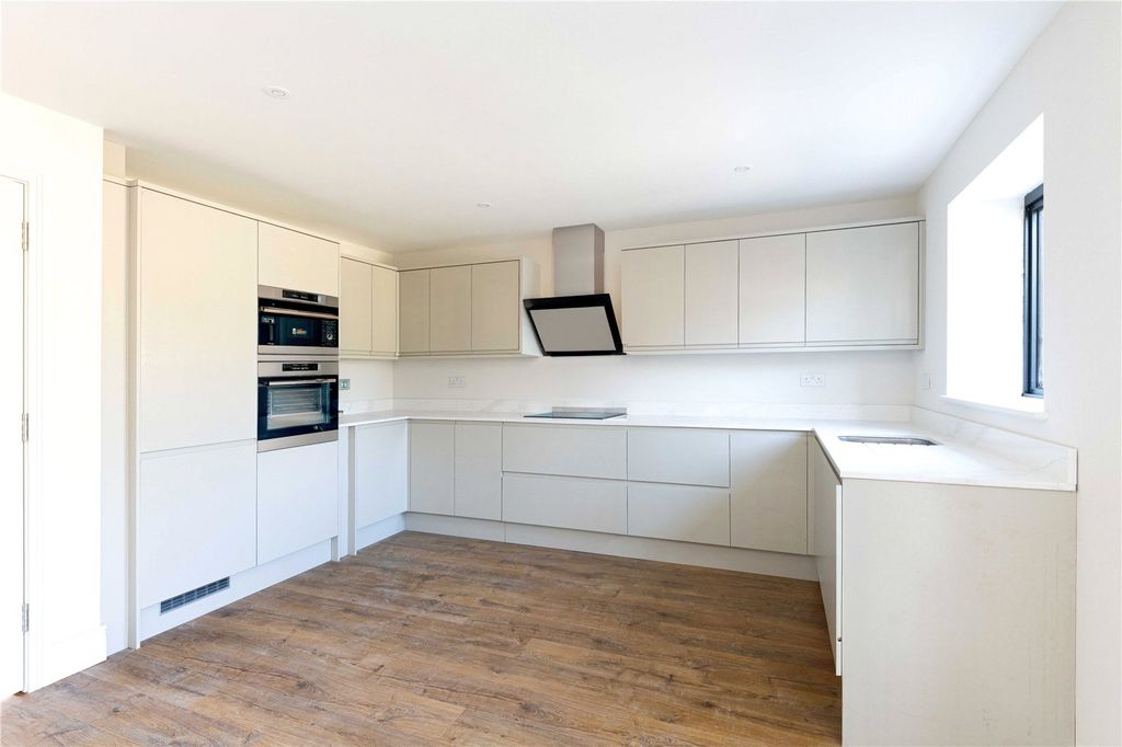 Property photo 2 of 10 Picture No. 05