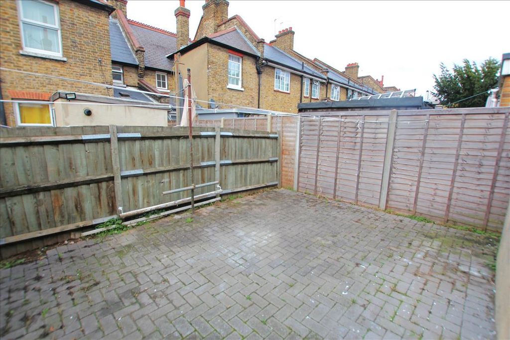 Property photo 2 of 10