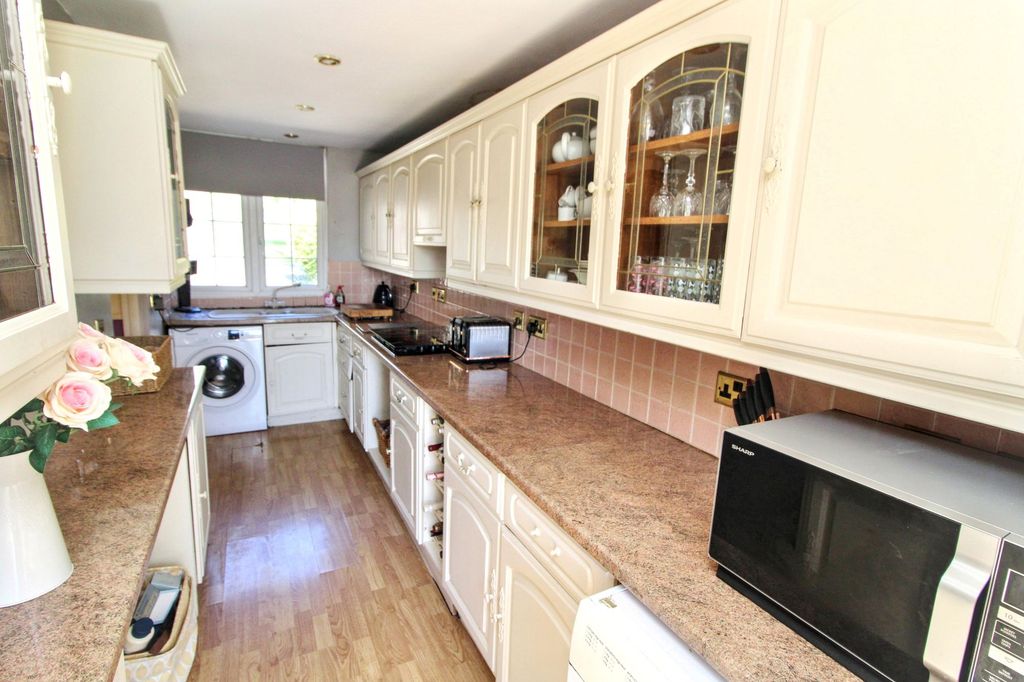 Property photo 3 of 19