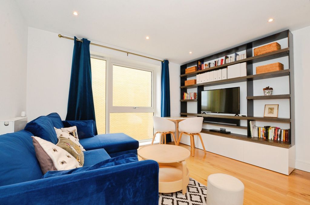 Property photo 1 of 9 Open Plan Living