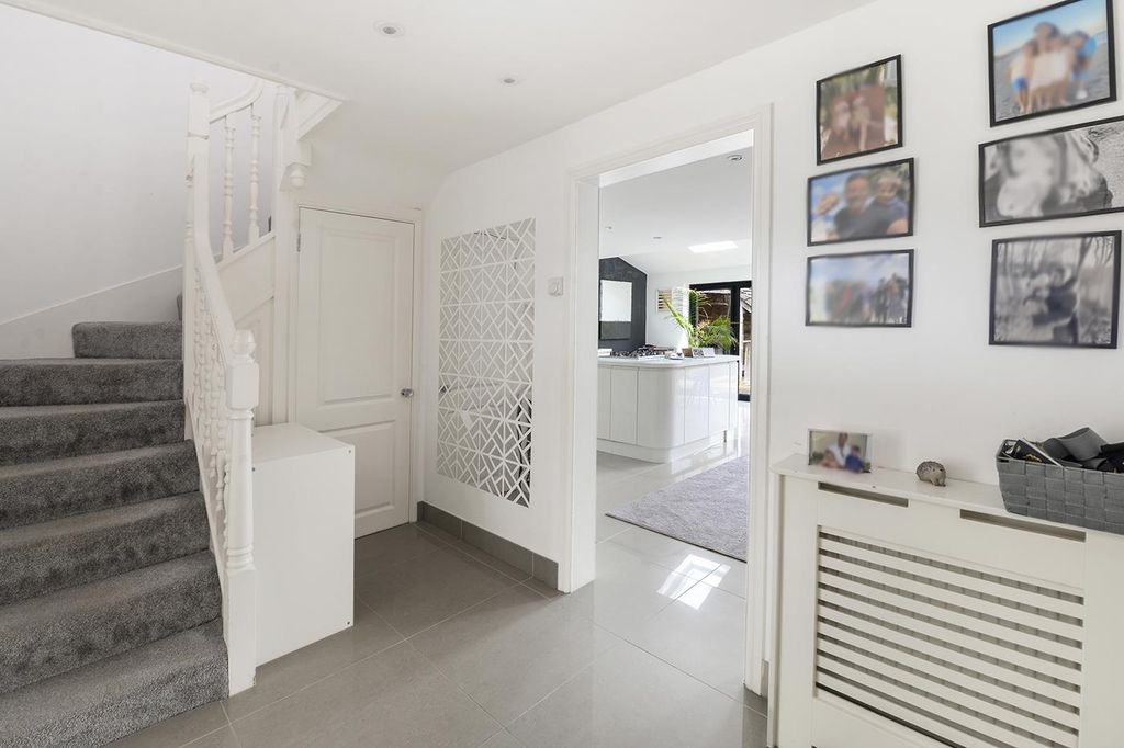 Property photo 3 of 16 27Chestnut02.Jpg