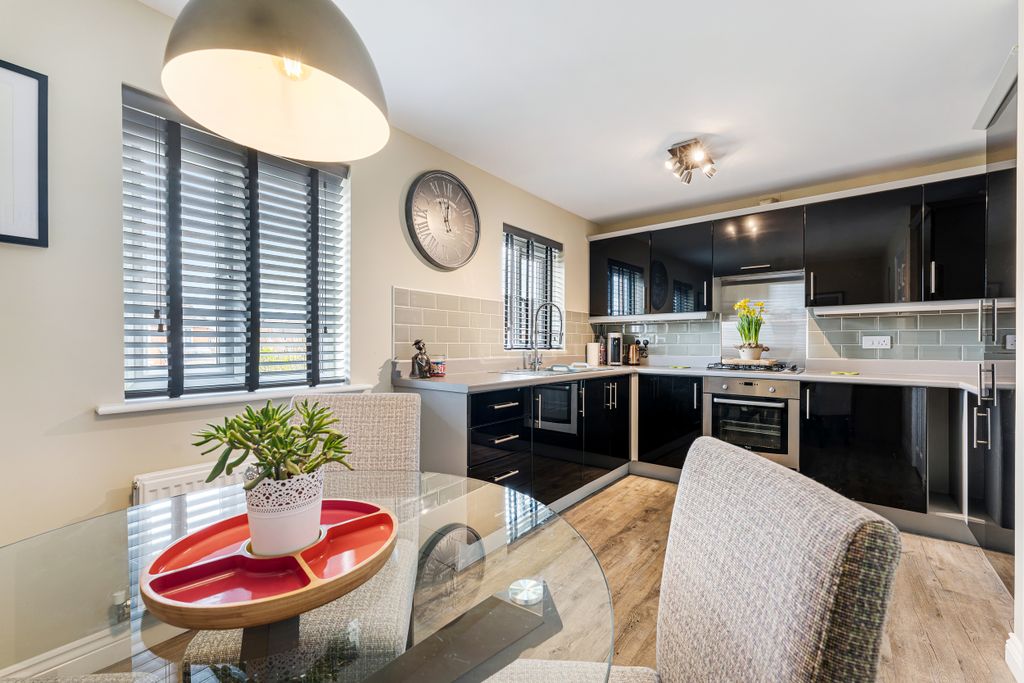 Property photo 3 of 16 15 Runfield Close-21