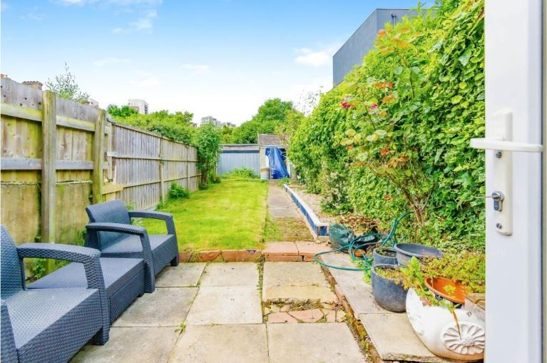Property photo 2 of 9