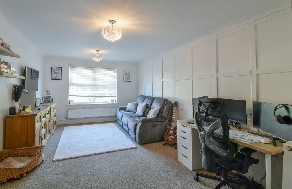 Property photo 3 of 14