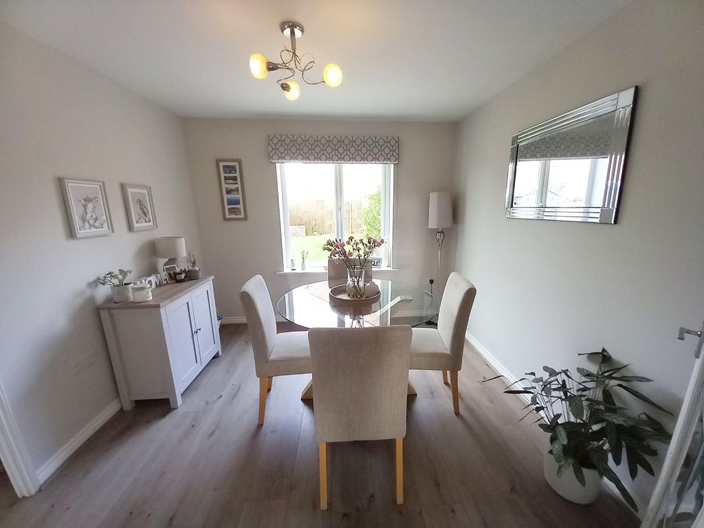 Property photo 3 of 17 Dining Room