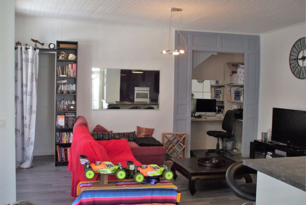 Property photo 1 of 6