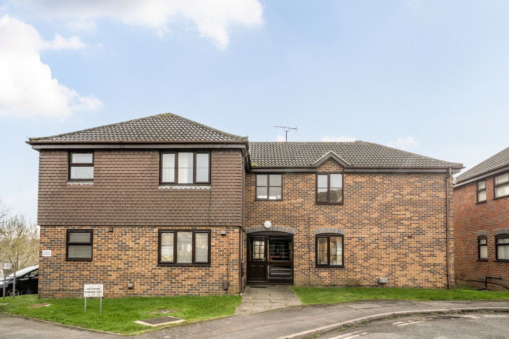 Property photo 1 of 8 1-6994c03d8d471-1416590-1-699471Fe18590-1