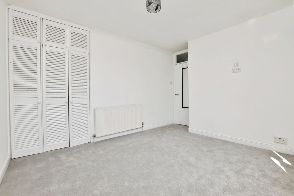 Property photo 2 of 21 Pbox-Img.Jpg