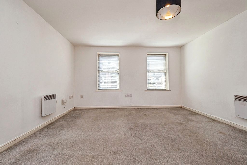 Property photo 3 of 14