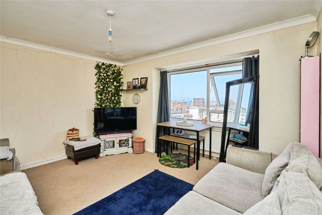 Property photo 2 of 12 Picture No. 06