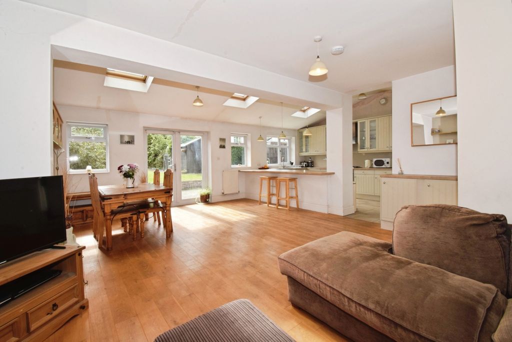 Property photo 2 of 21 Pbox-Img.Jpg