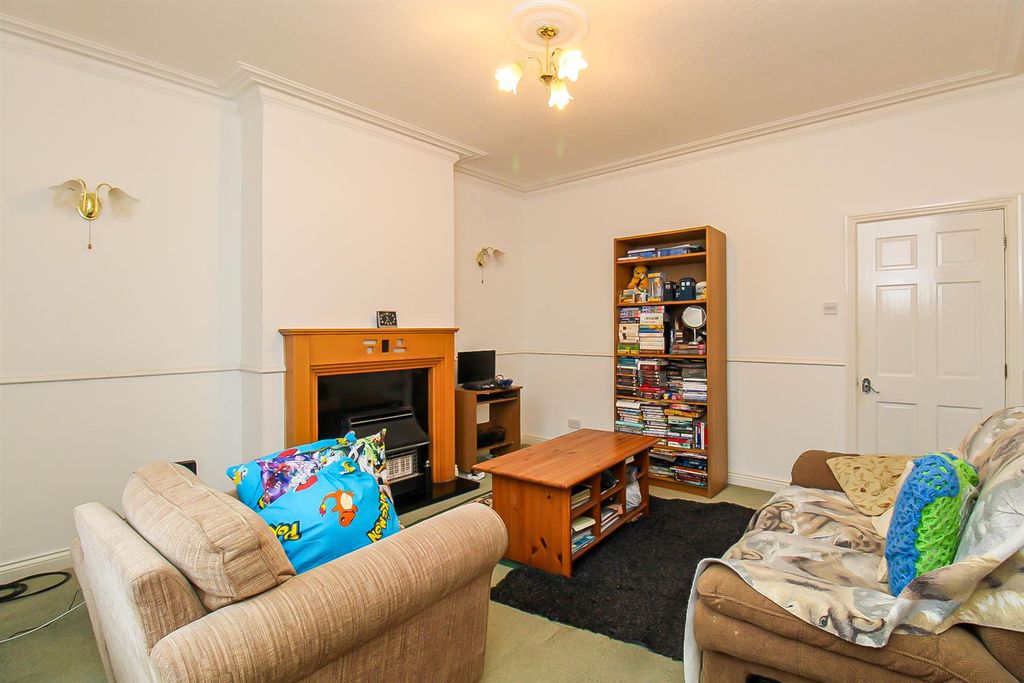 Property photo 3 of 10 Living Room