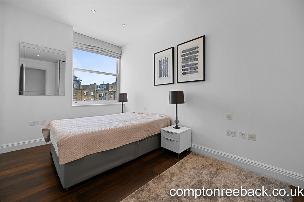 Property photo 3 of 8 Bedroom