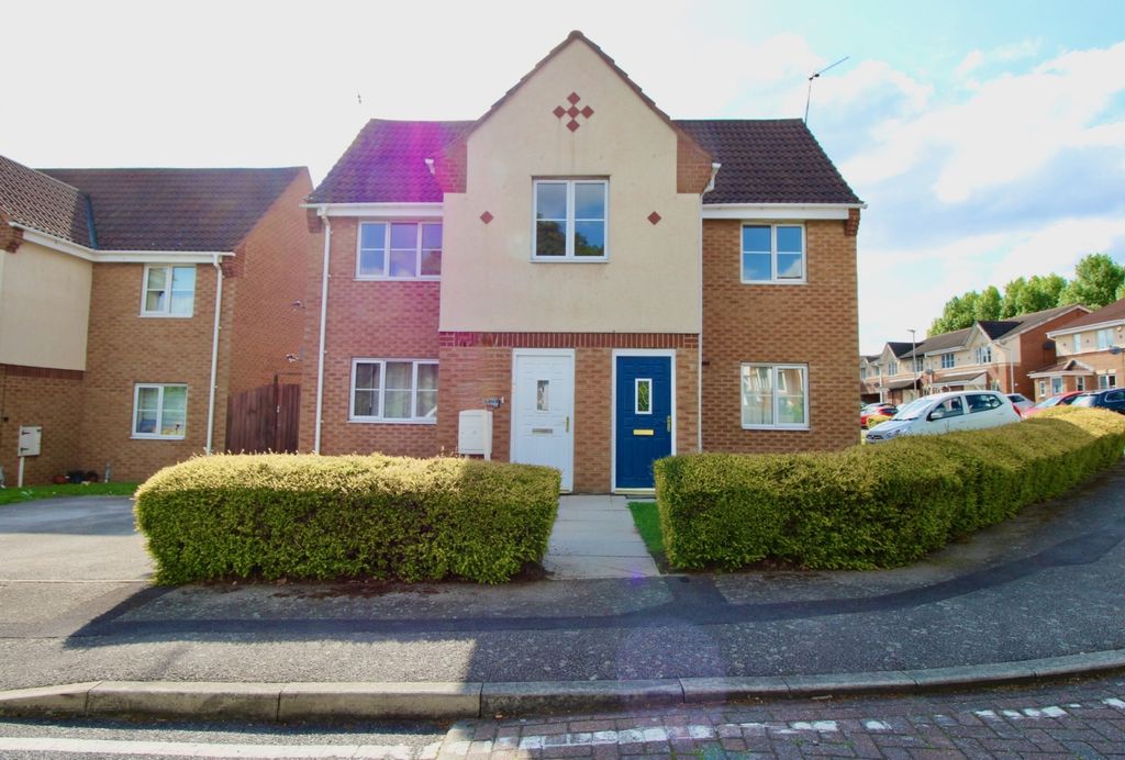 Property photo 1 of 8 Property Front