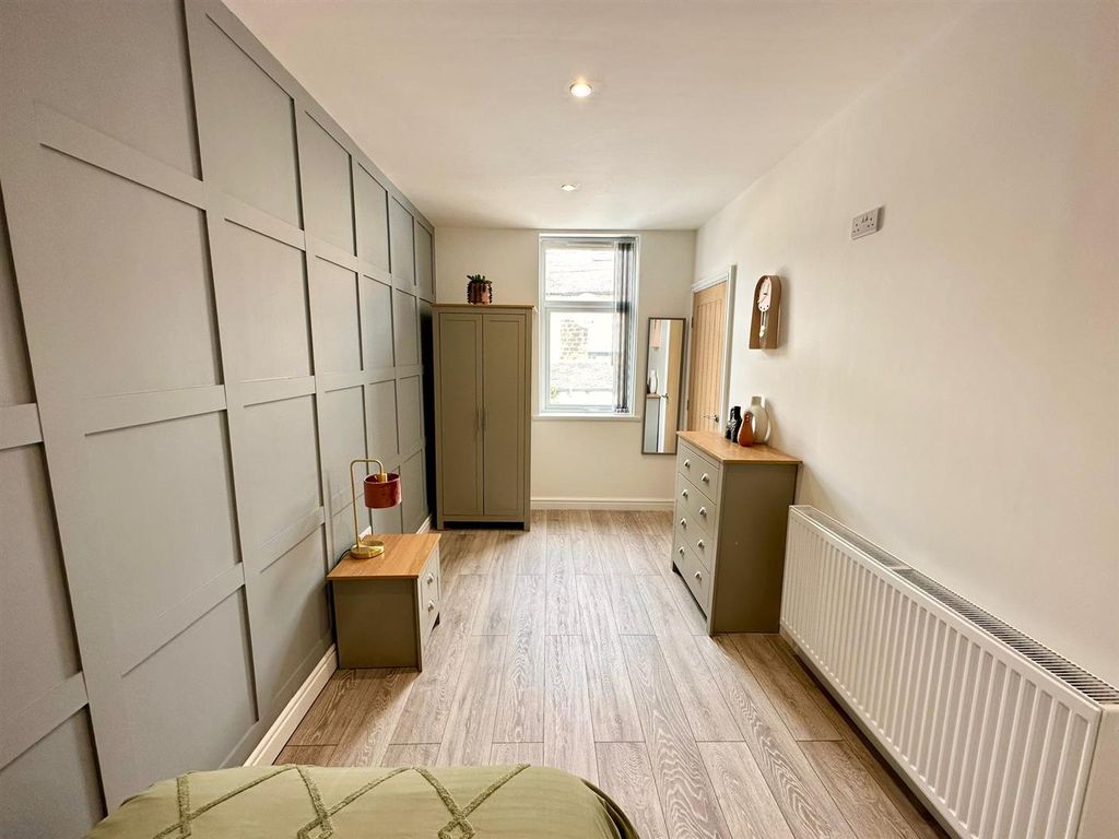 Property photo 2 of 7 Bedroom 3