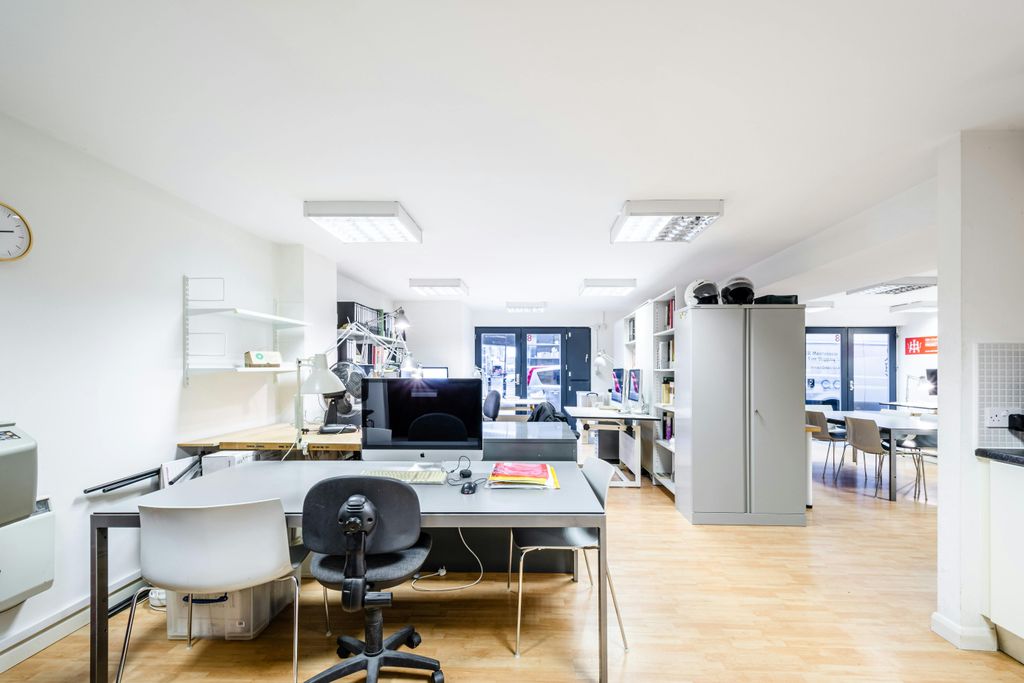 Property photo 1 of 9 Waterson St 8  Low Res 7.Jpg