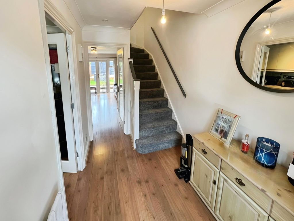 Property photo 3 of 10 Hallway